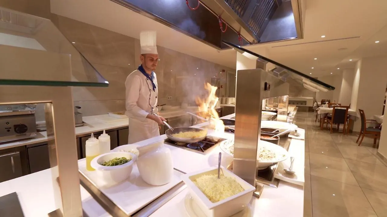 Hotel Girasol كالا مييور 4*,  إسبانيا