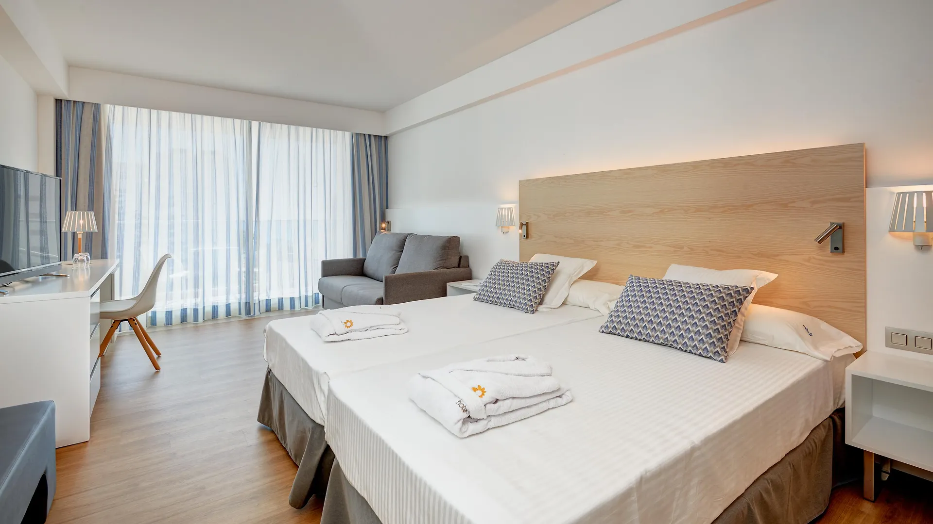 Hotel Girasol كالا مييور