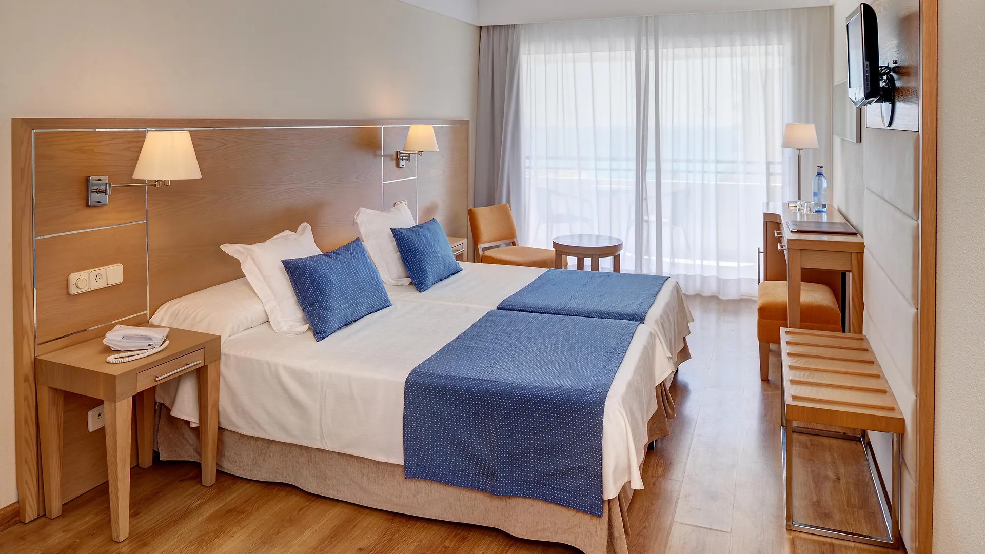 Hotel Girasol كالا مييور